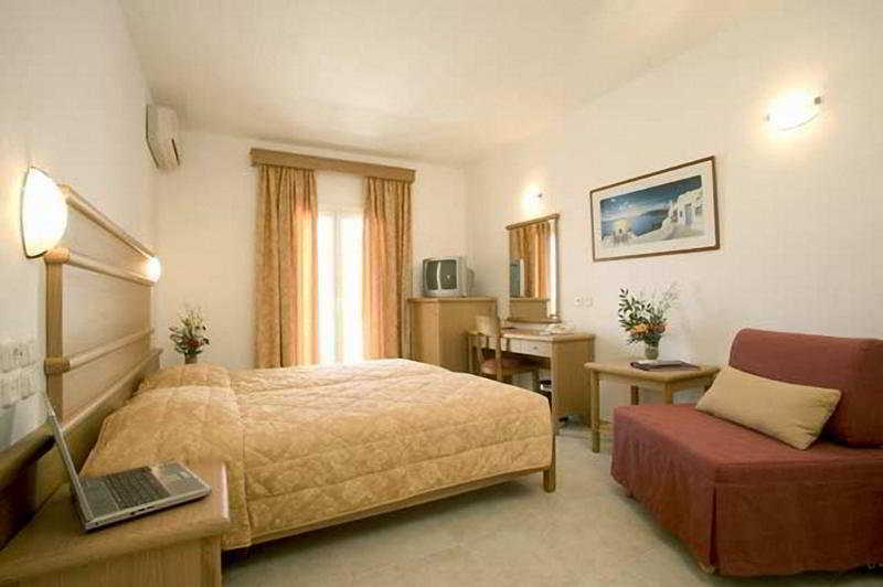 Yiannaki Hotel Ornos  Room photo